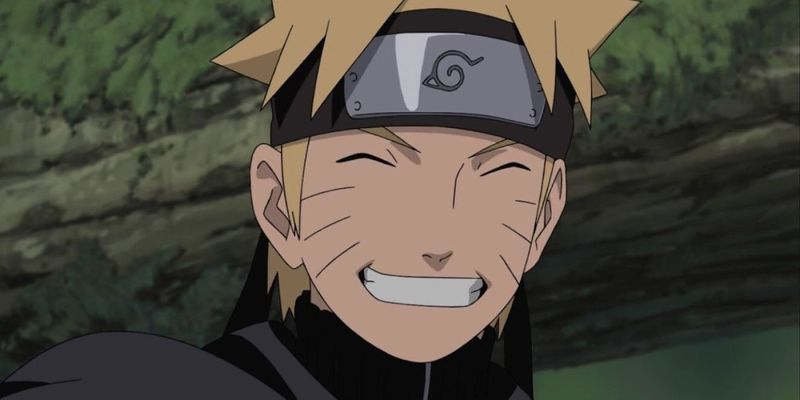 Naruto sonríe felizmente en Shippuden