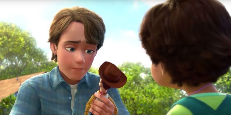 Andy se despide de Woody, a punto de dárselo a Bonnie (Toy Story 3)