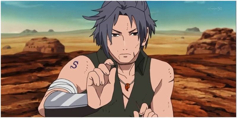 Shira, Shinobi des im Sand versteckten Dorfes, nimmt während Naruto Shippuden eine Kampfhaltung ein