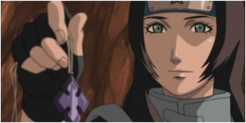Natsuhi Boshi, ein Shinobi aus dem Dorf Hidden Among Stars, hält eine Sternenkette in Naruto.
