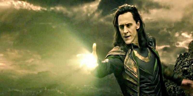 Loki usando magia