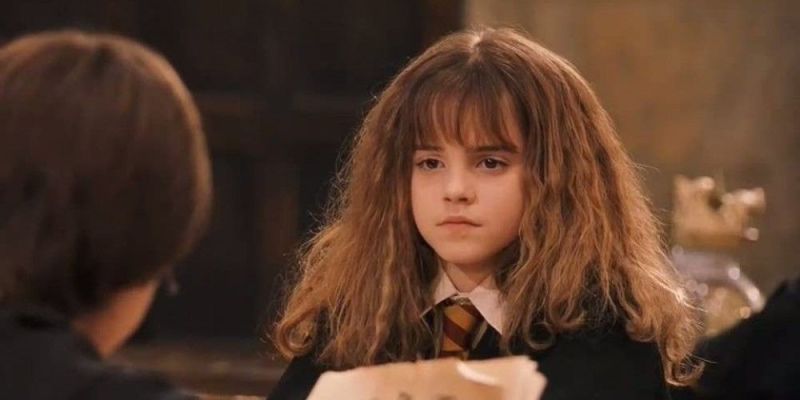 Hermione Granger hablando con Harry Potter