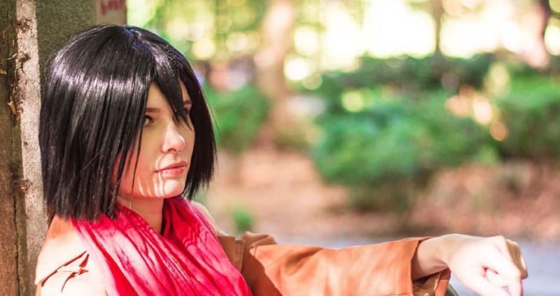 10 erstaunliche Mikasa Ackerman Cosplay, die genau wie der Anime aussehen