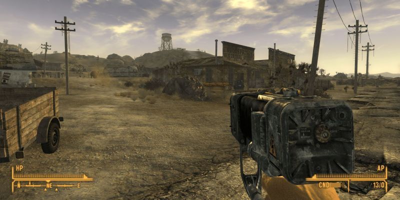 Ein Spieler wandert in Fallout New Vegas durch Goodsprings.