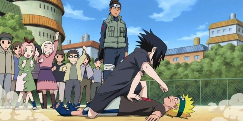 sasuke naruto pelea en el patio de la escuela